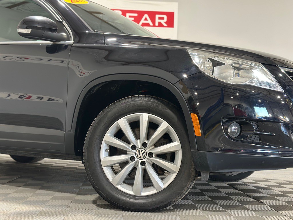 2011 Volkswagen Tiguan Image 3