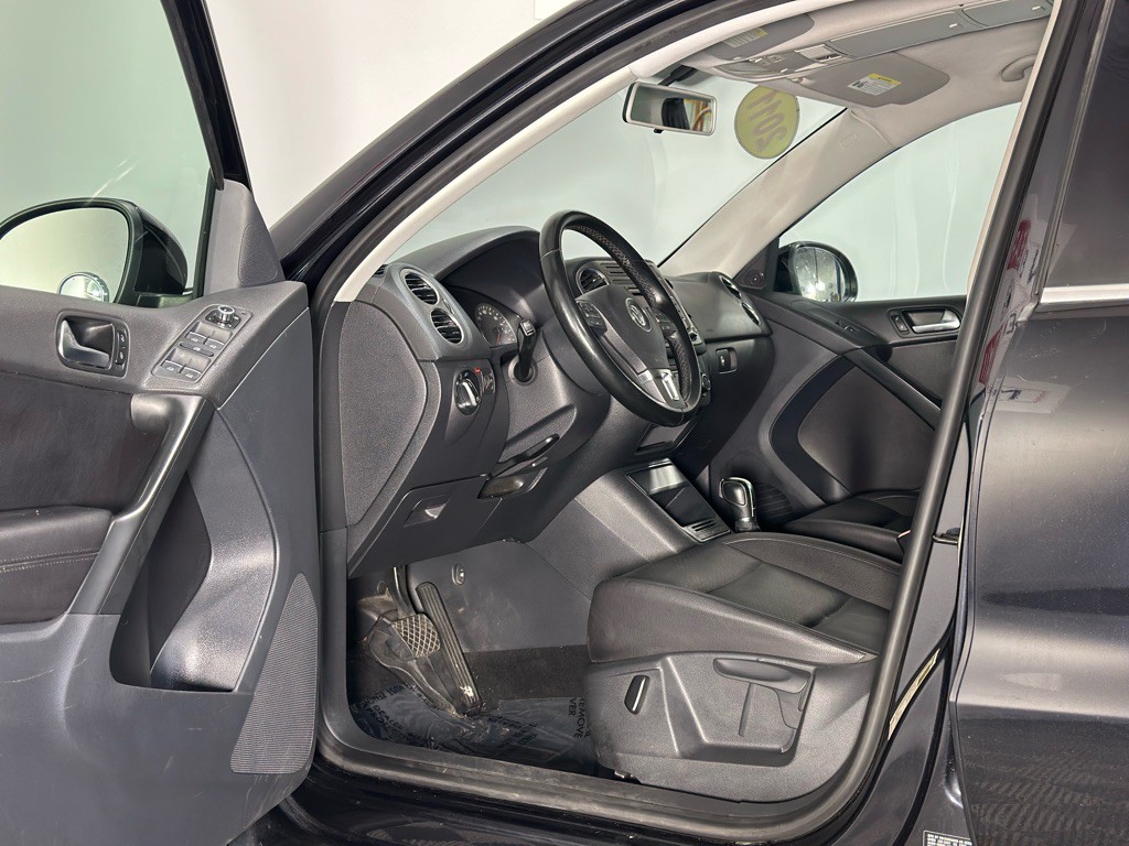 2011 Volkswagen Tiguan Image 11