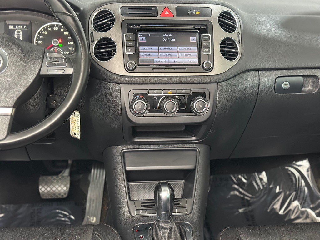 2011 Volkswagen Tiguan Image 16