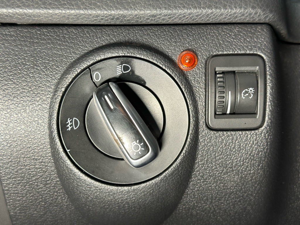 2011 Volkswagen Tiguan Image 30