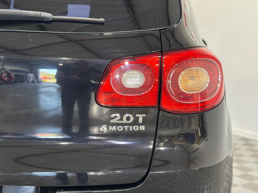 2011 Volkswagen Tiguan Image 32