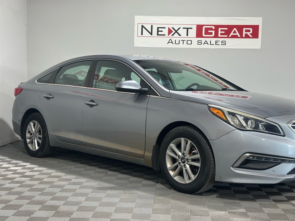 2015 Hyundai Sonata Image 2