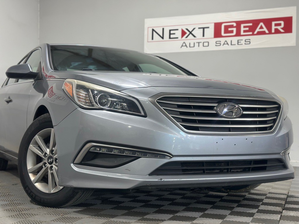 2015 Hyundai Sonata Image 3
