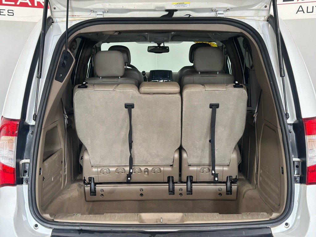 2015 Chrysler Town & Country Image 36