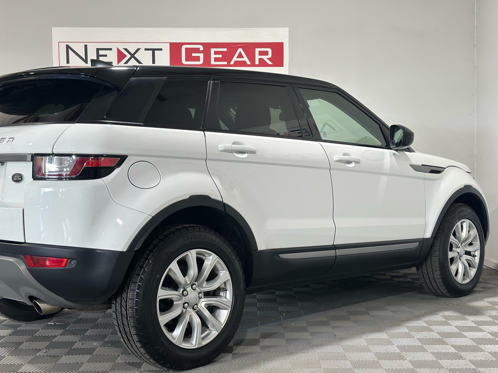 2018 Land Rover Range Rover Evoque Image 9