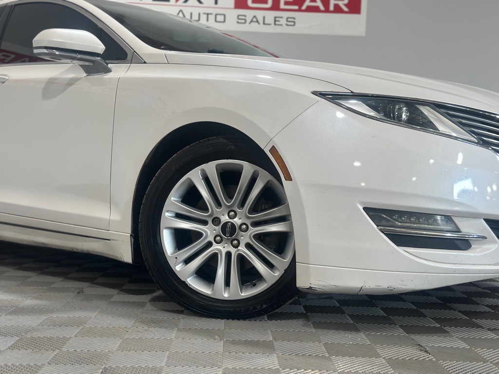 2013 Lincoln MKZ Image 3