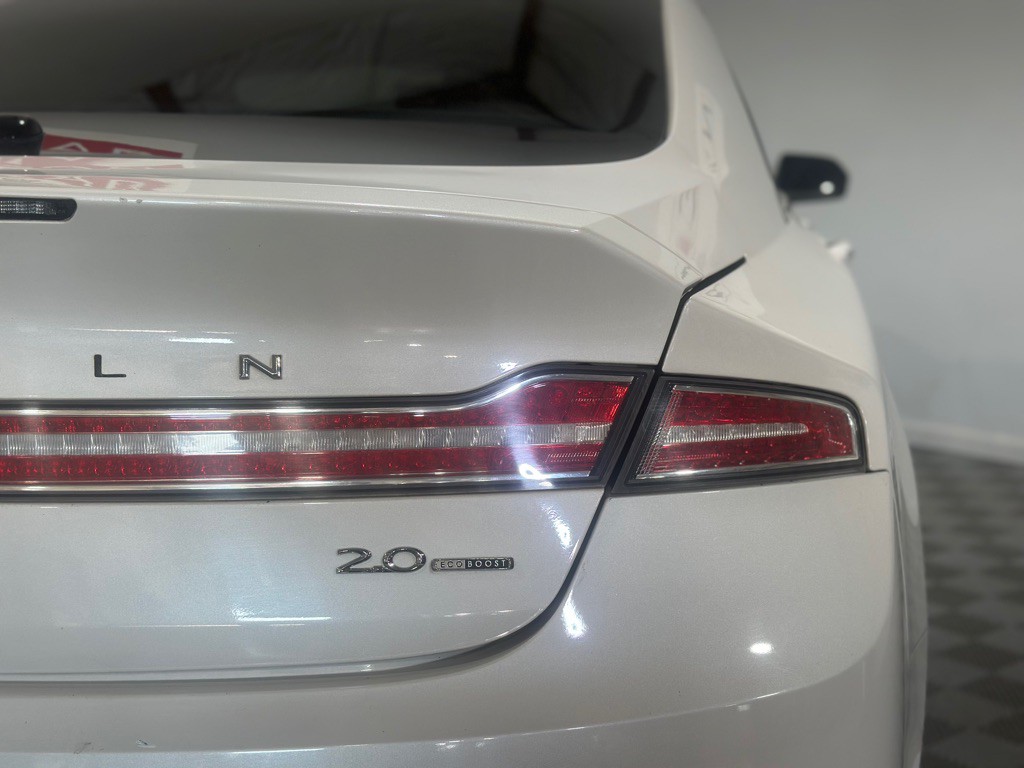 2013 Lincoln MKZ Image 11