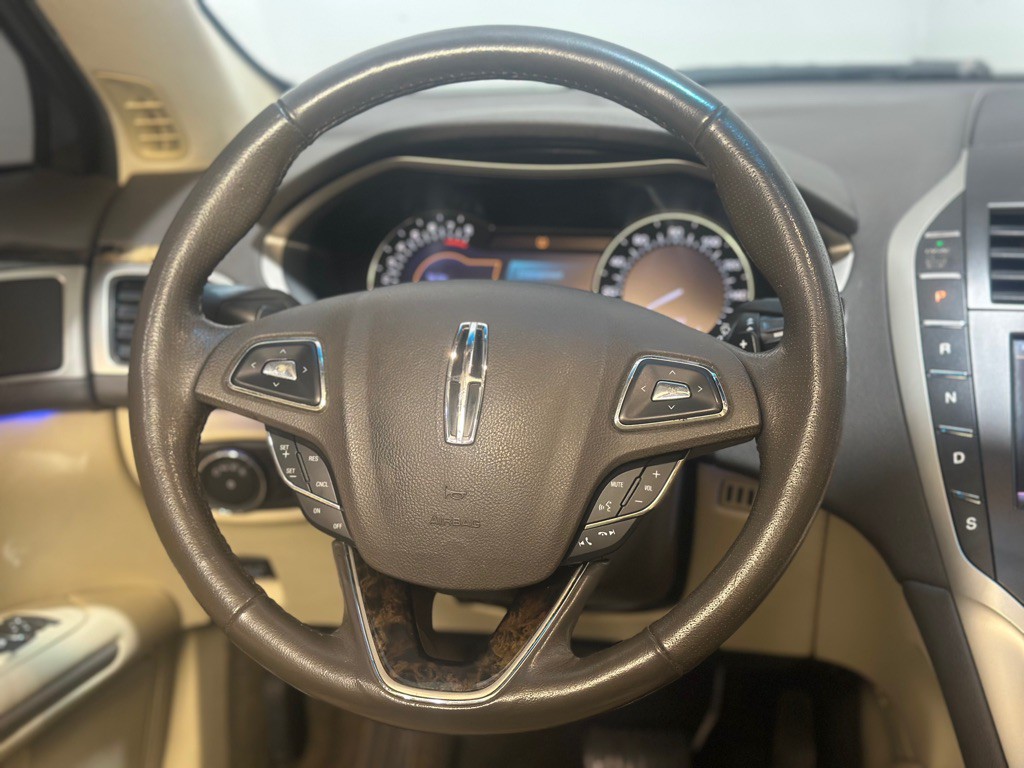 2013 Lincoln MKZ Image 16