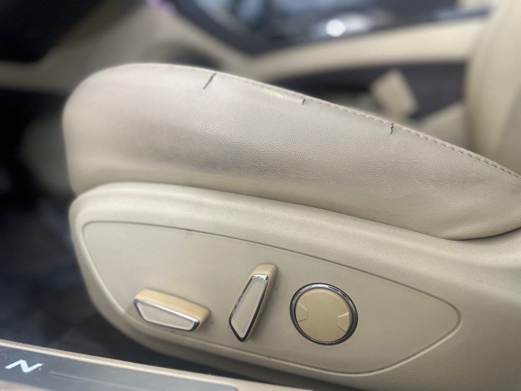 2013 Lincoln MKZ Image 28
