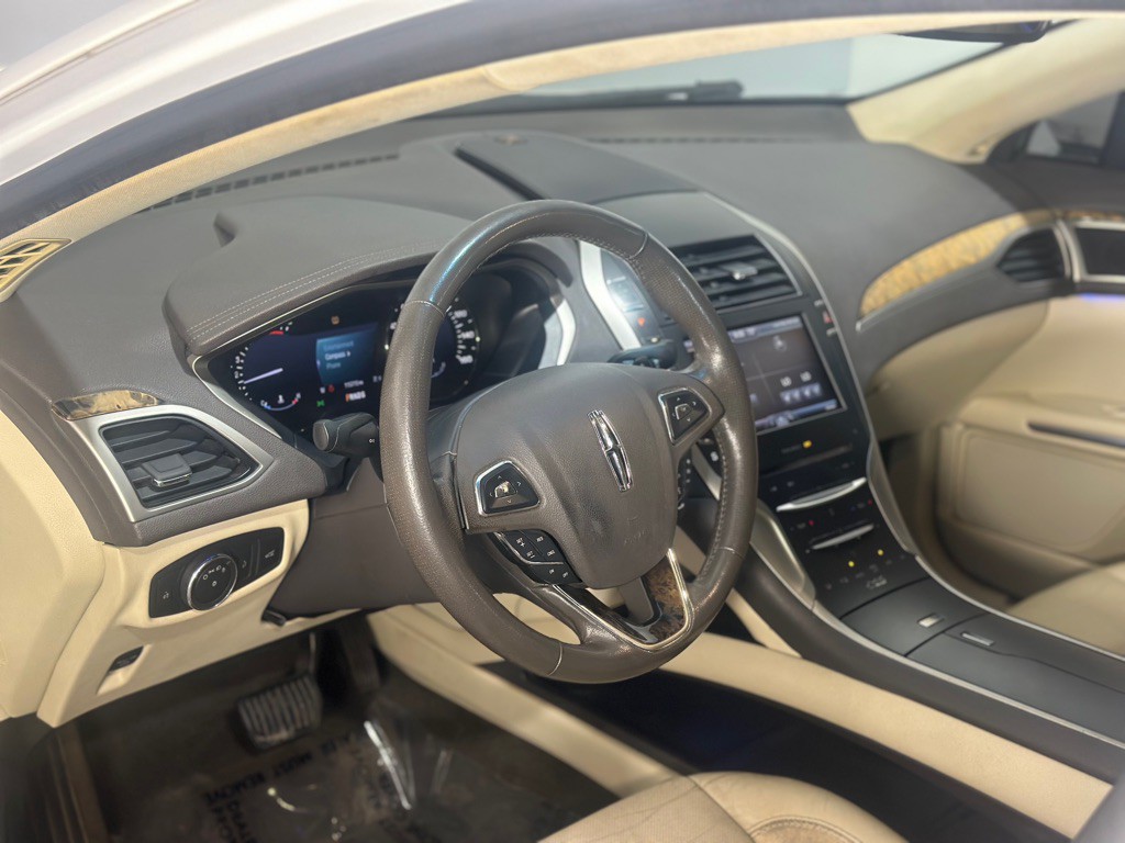 2013 Lincoln MKZ Image 31