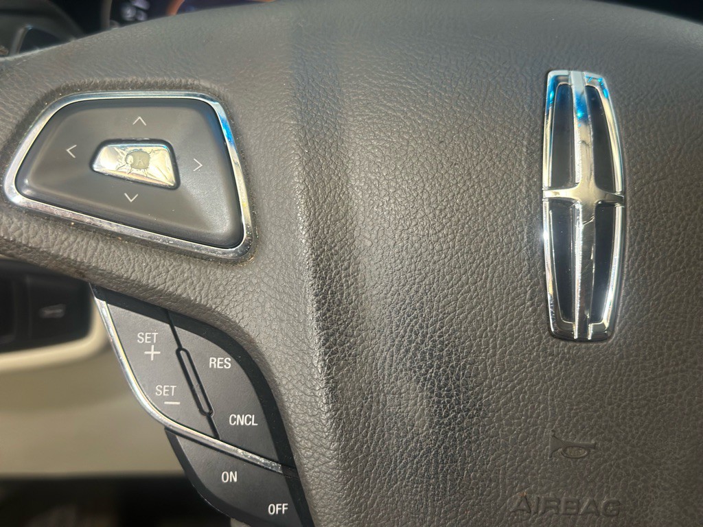 2013 Lincoln MKZ Image 32
