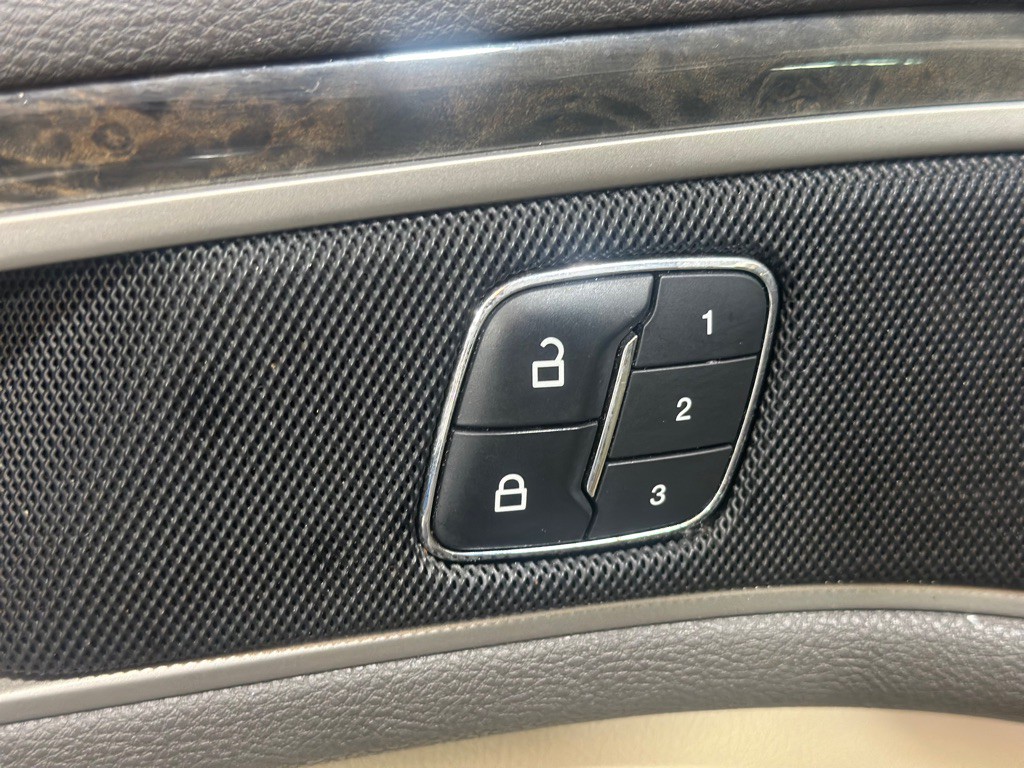 2013 Lincoln MKZ Image 37