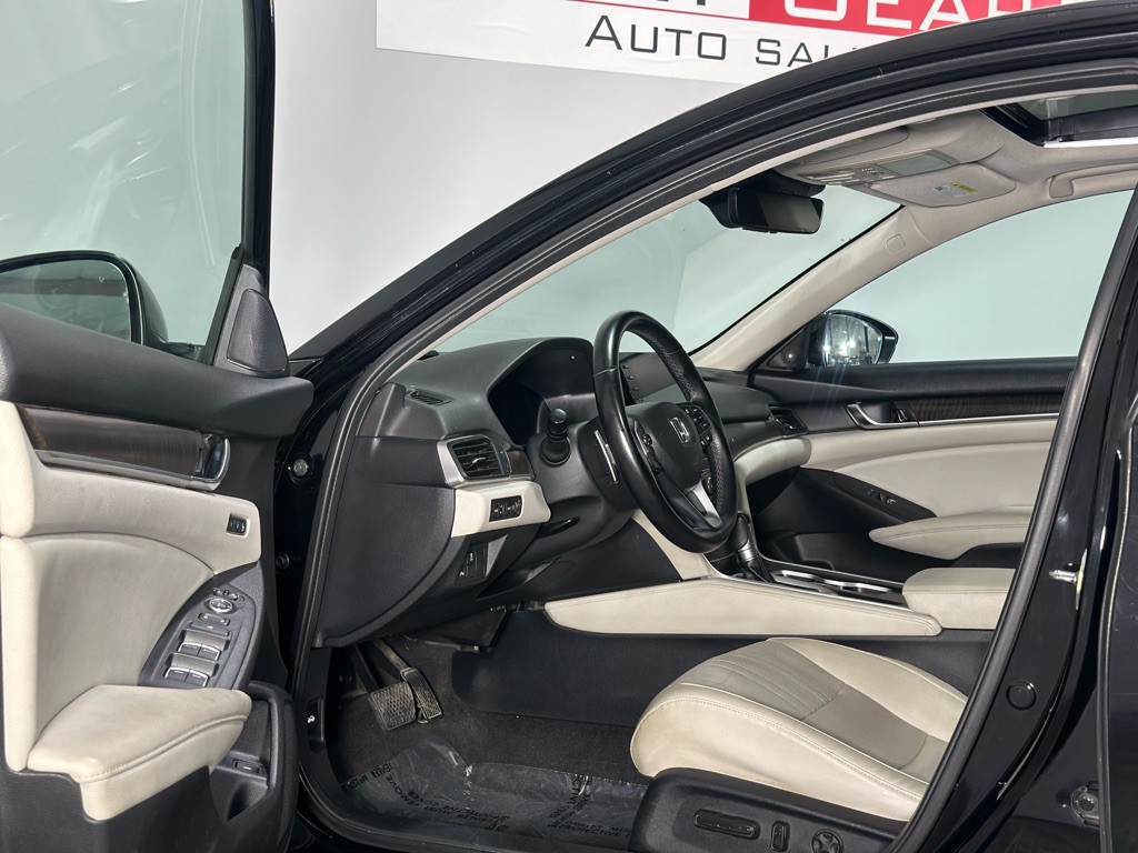 2018 Honda Accord Image 11