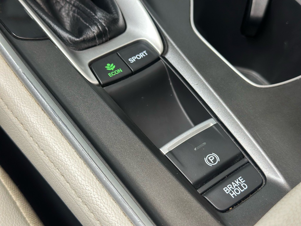 2018 Honda Accord Image 22