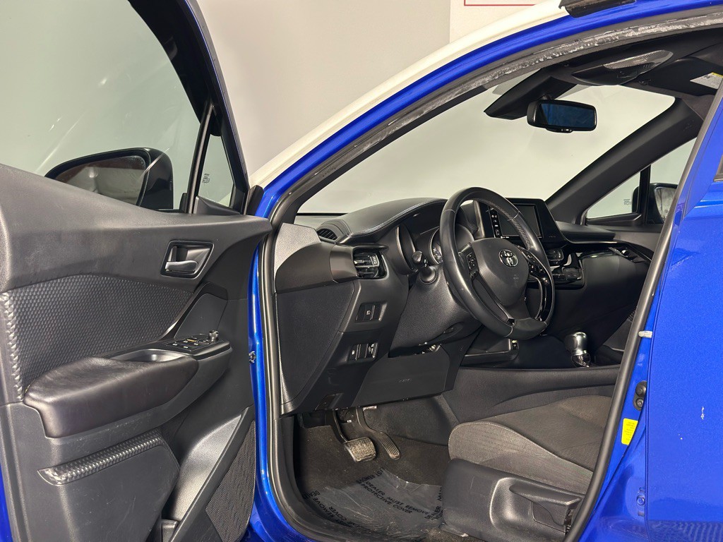 2018 Toyota C-HR Image 11