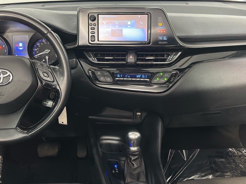 2018 Toyota C-HR Image 16