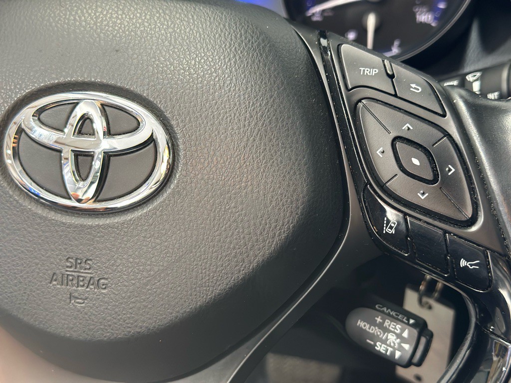 2018 Toyota C-HR Image 30
