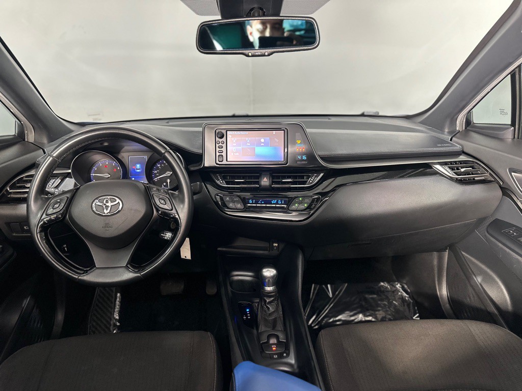 2018 Toyota C-HR Image 12