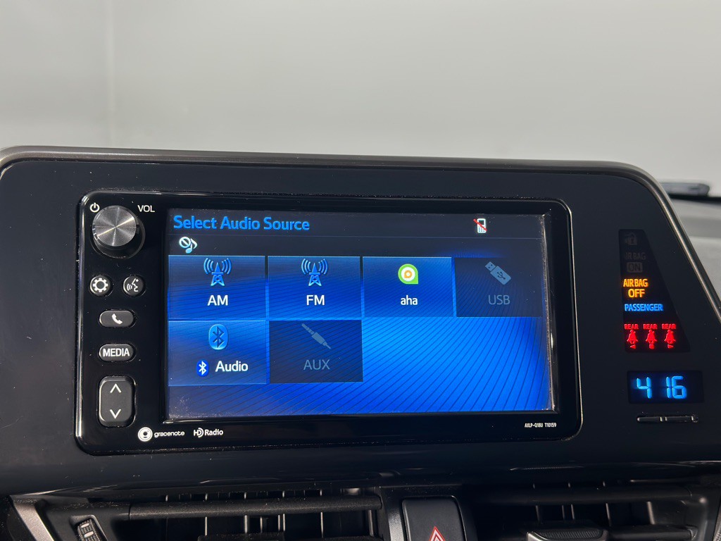 2018 Toyota C-HR Image 17