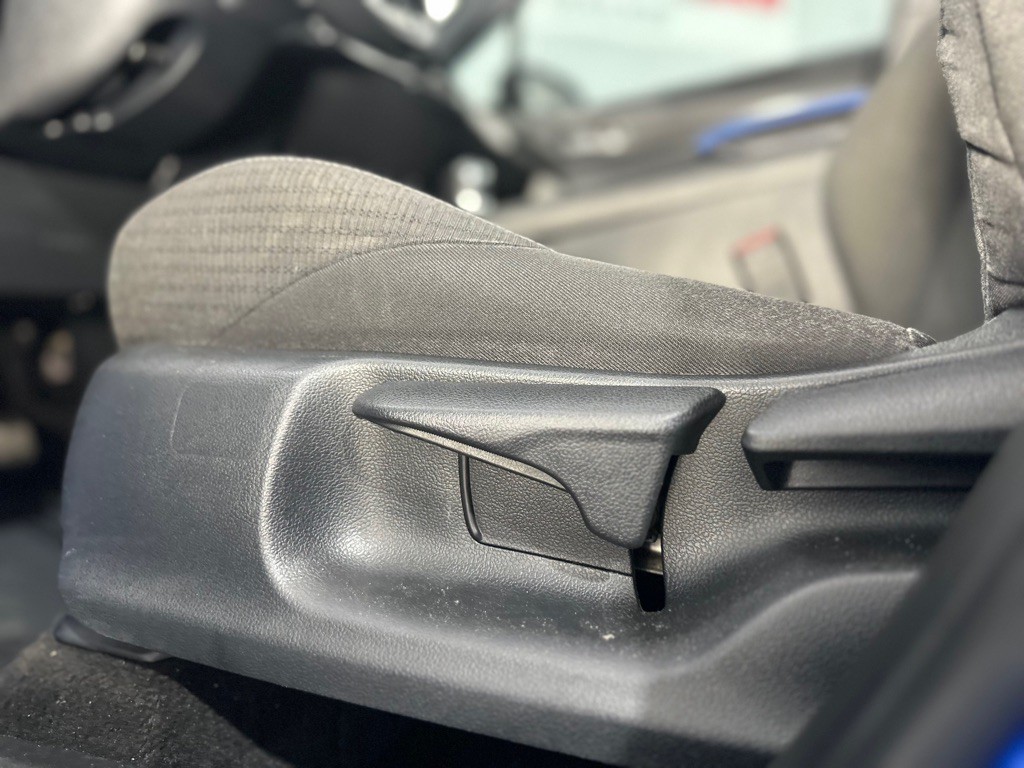 2018 Toyota C-HR Image 24