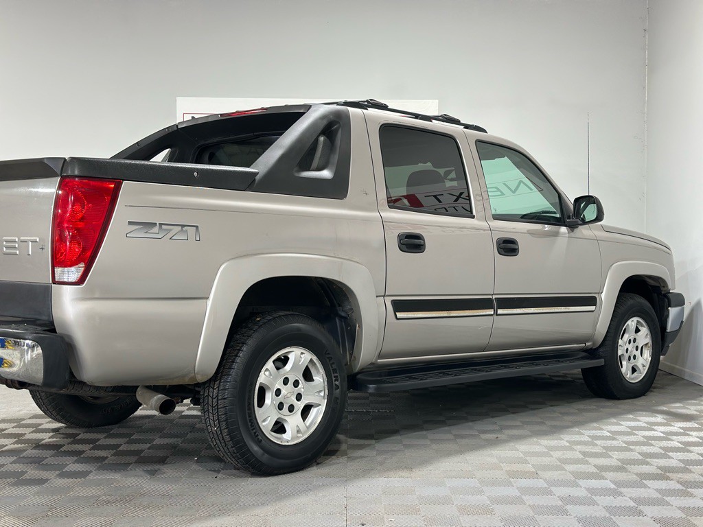 2006 Chevrolet Avalanche Image 9