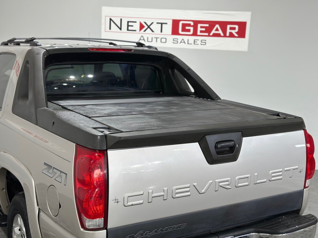 2006 Chevrolet Avalanche Image 10