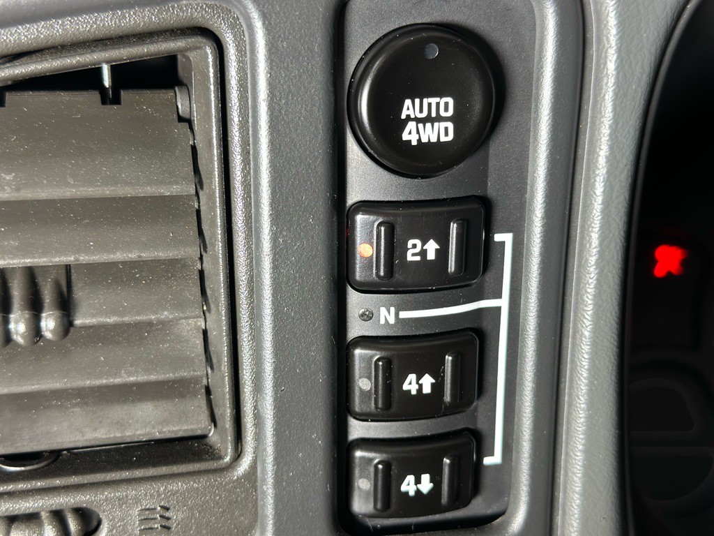 2006 Chevrolet Avalanche Image 18