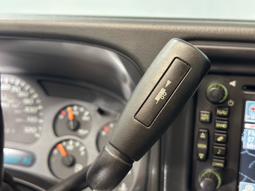 2006 Chevrolet Avalanche Image 32