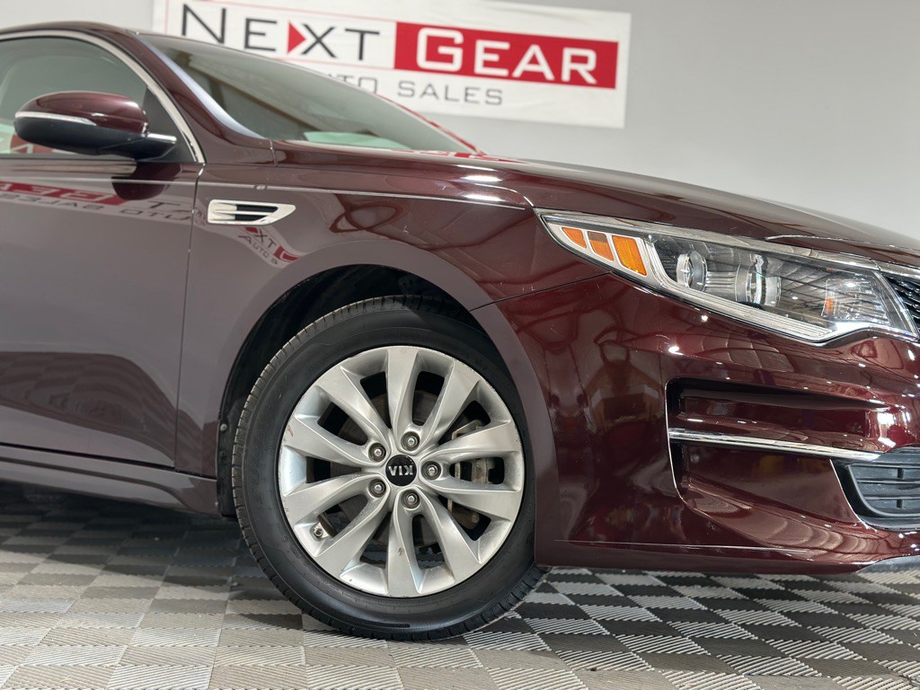 2018 Kia Optima Image 3