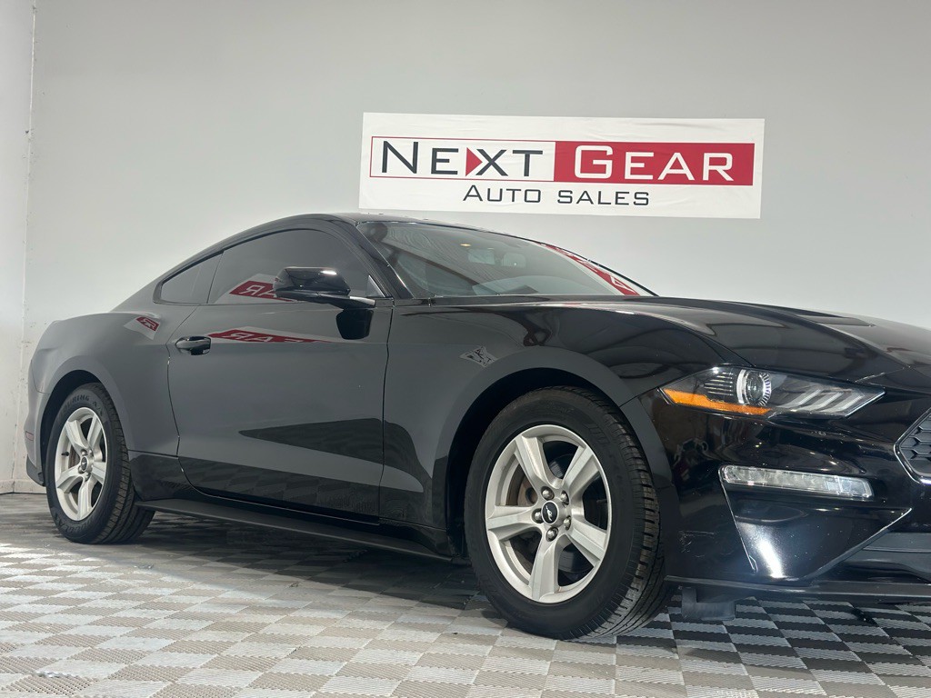 2018 Ford Mustang Image 2