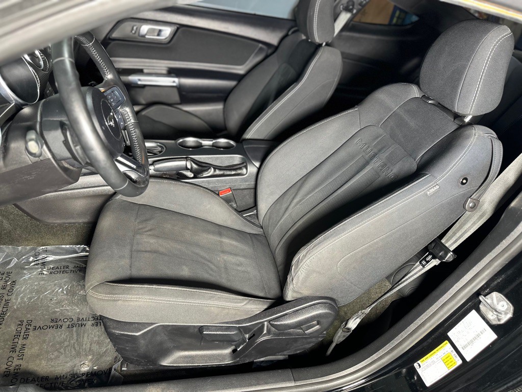 2018 Ford Mustang Image 24
