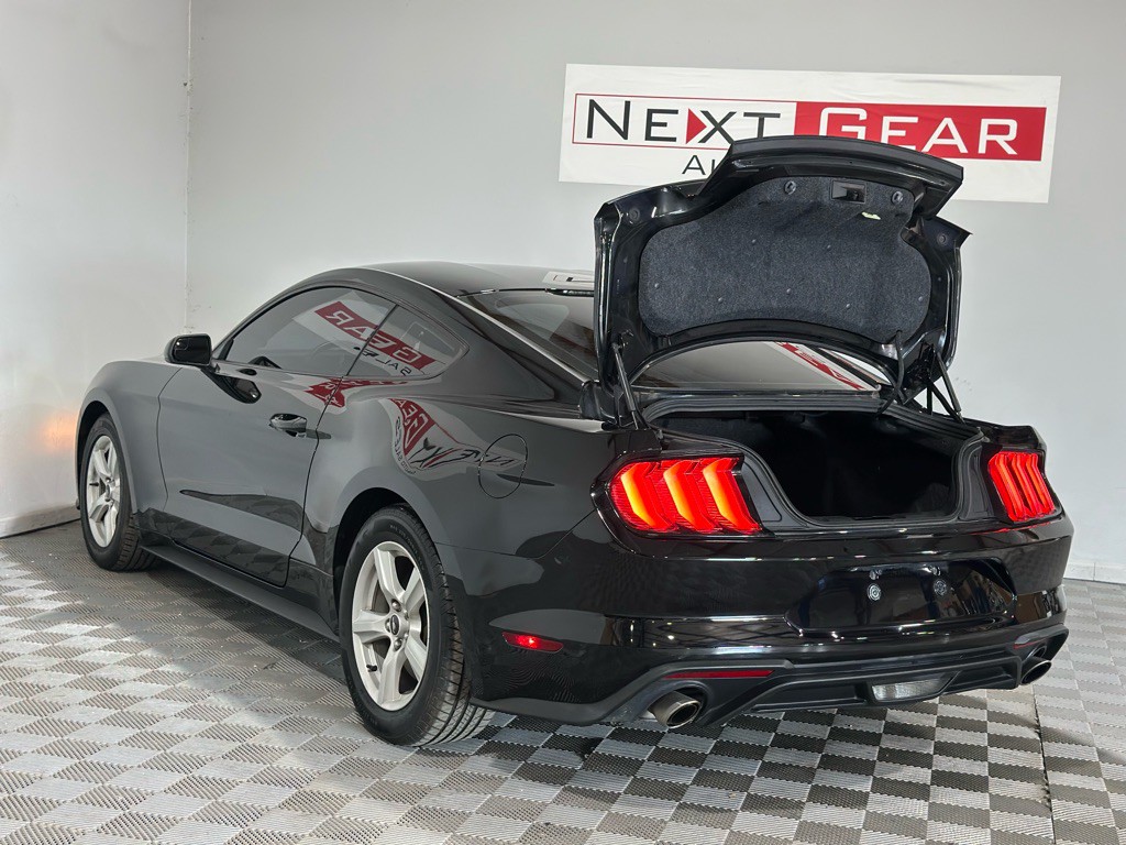 2018 Ford Mustang Image 30