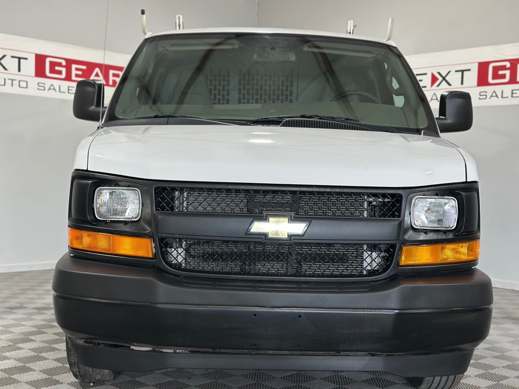 2017 Chevrolet Express Image 5