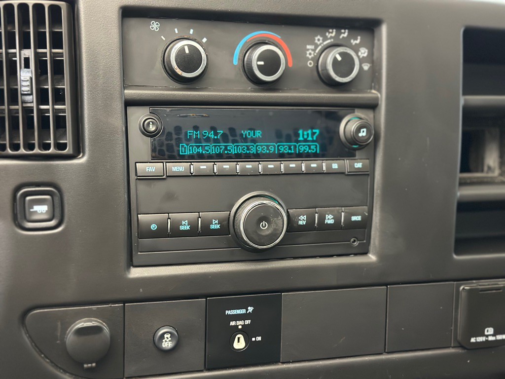 2017 Chevrolet Express Image 15