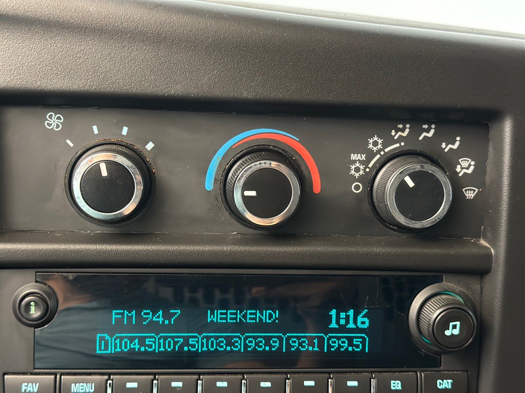 2017 Chevrolet Express Image 16