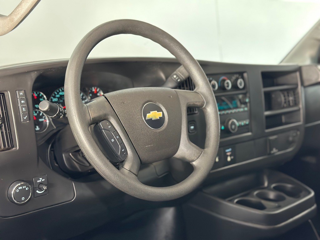 2017 Chevrolet Express Image 20