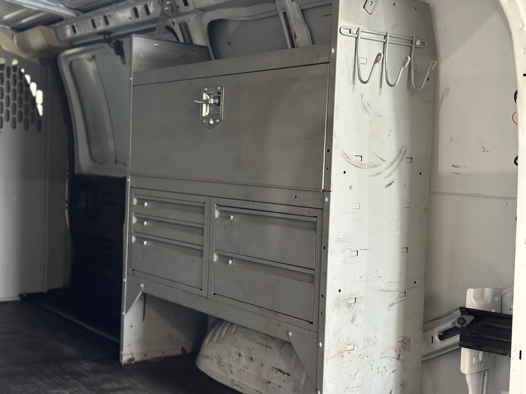 2017 Chevrolet Express Image 23