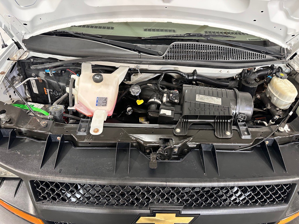 2017 Chevrolet Express Image 28