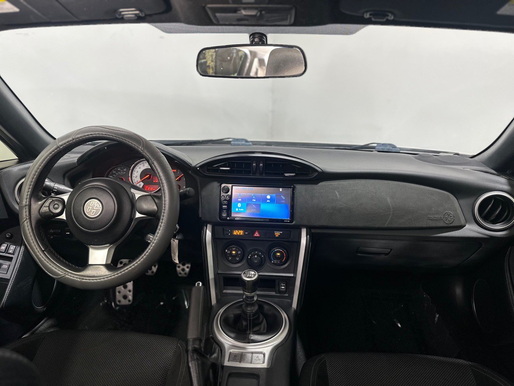 2017 Toyota 86 Image 12