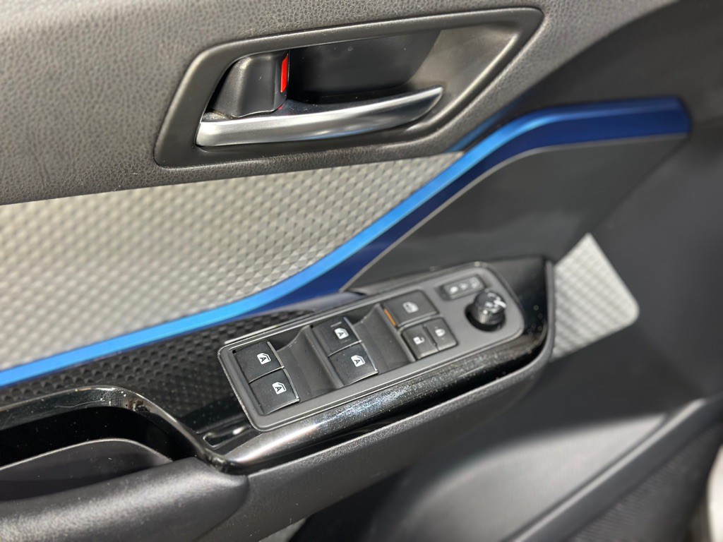 2019 Toyota C-HR Image 32