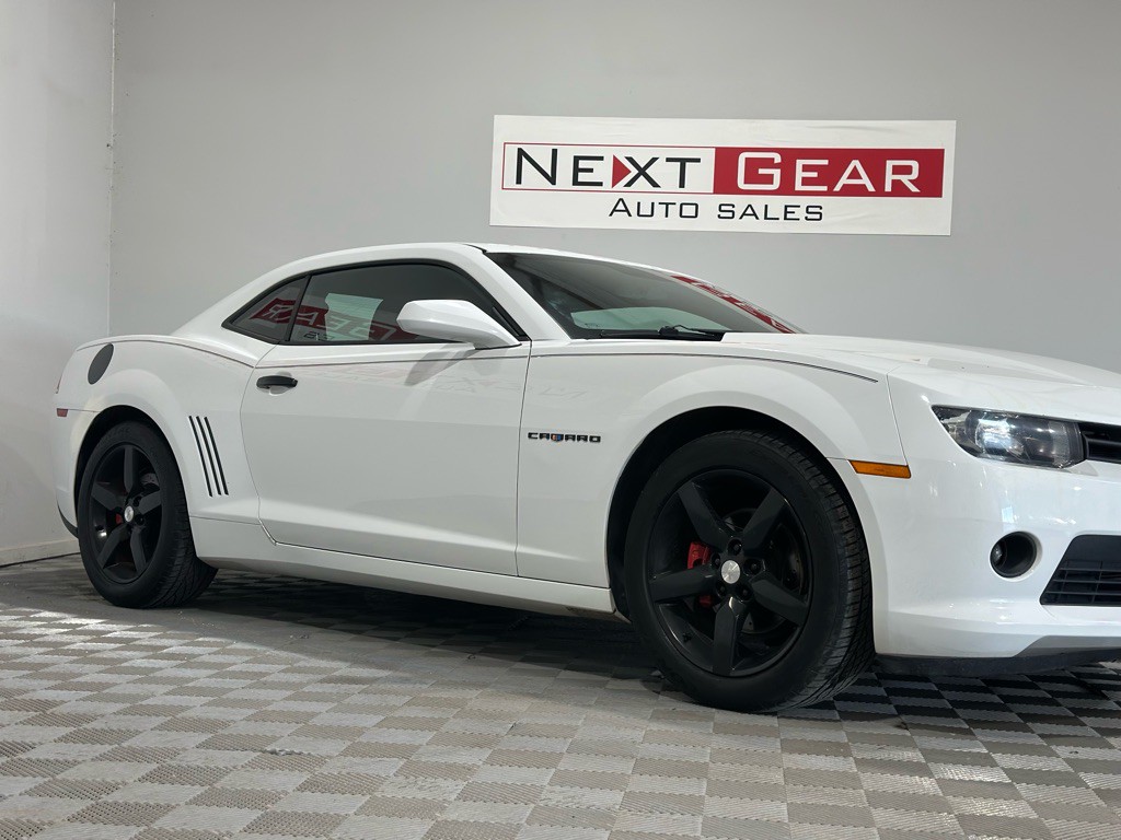 2015 Chevrolet Camaro Image 2