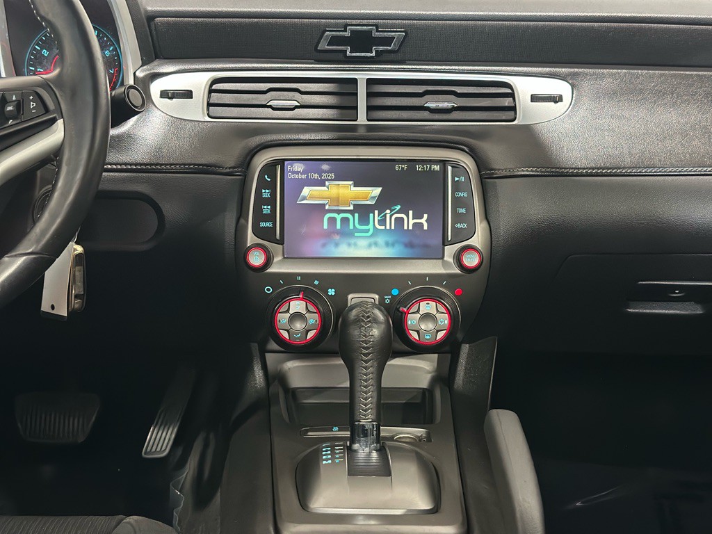 2015 Chevrolet Camaro Image 16