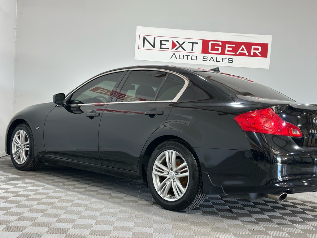 2015 INFINITI Q40 Image 6