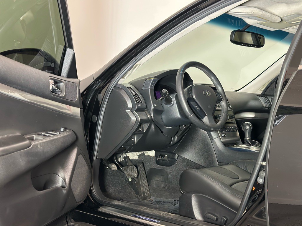2015 INFINITI Q40 Image 9
