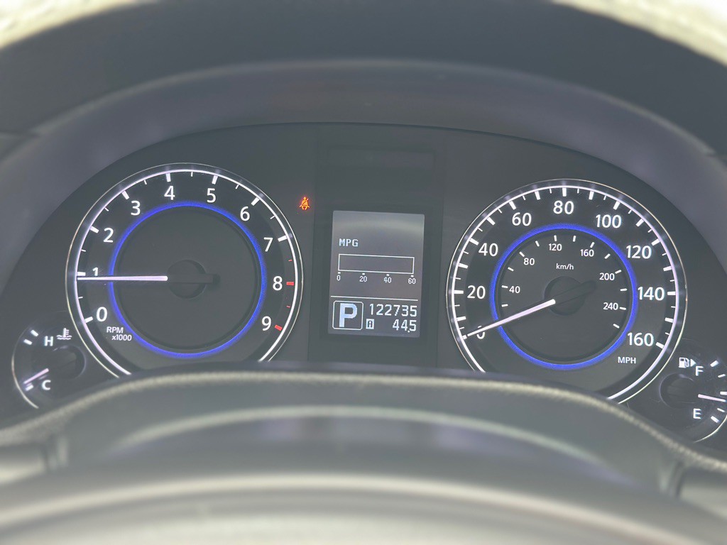 2015 INFINITI Q40 Image 12