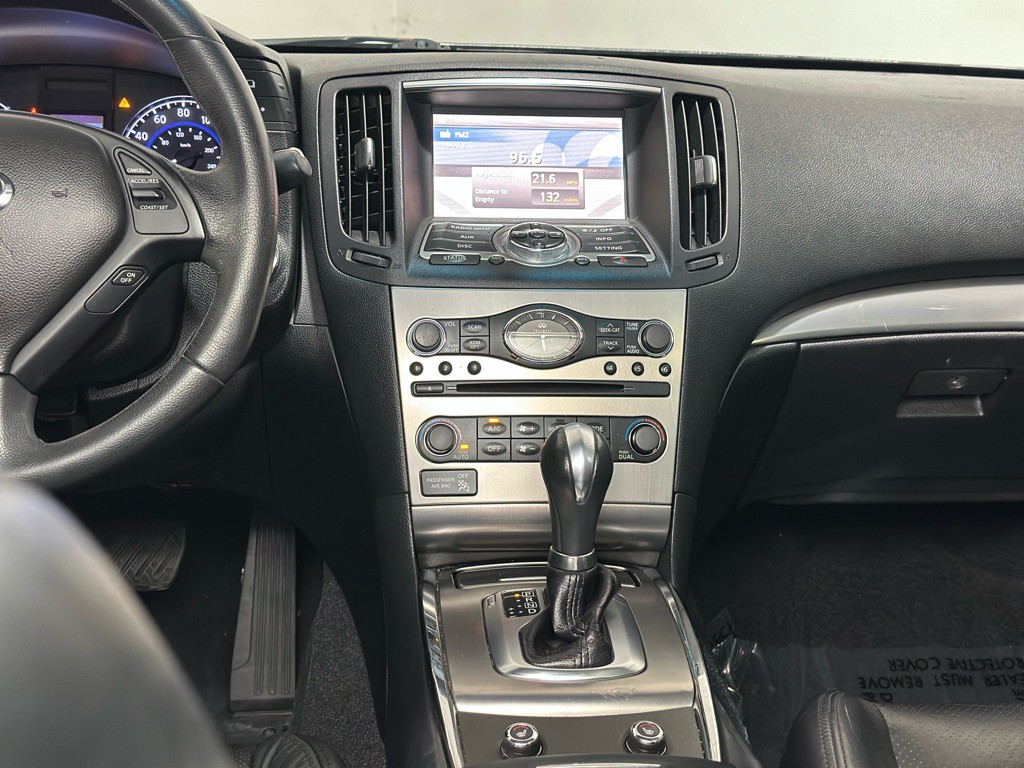 2015 INFINITI Q40 Image 14