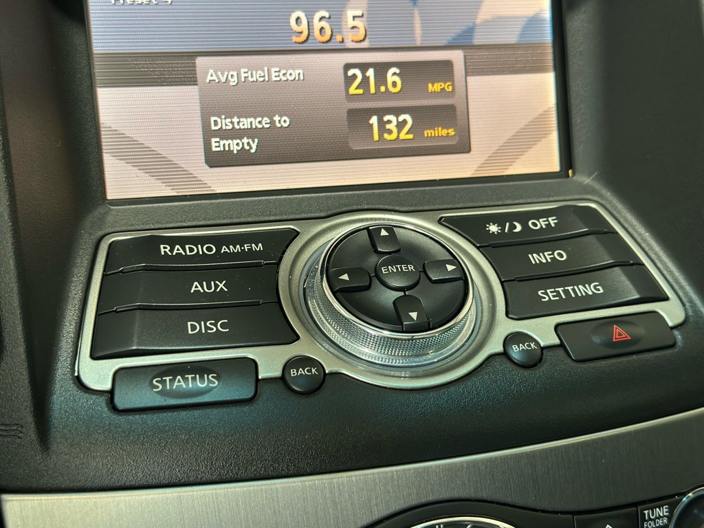 2015 INFINITI Q40 Image 16