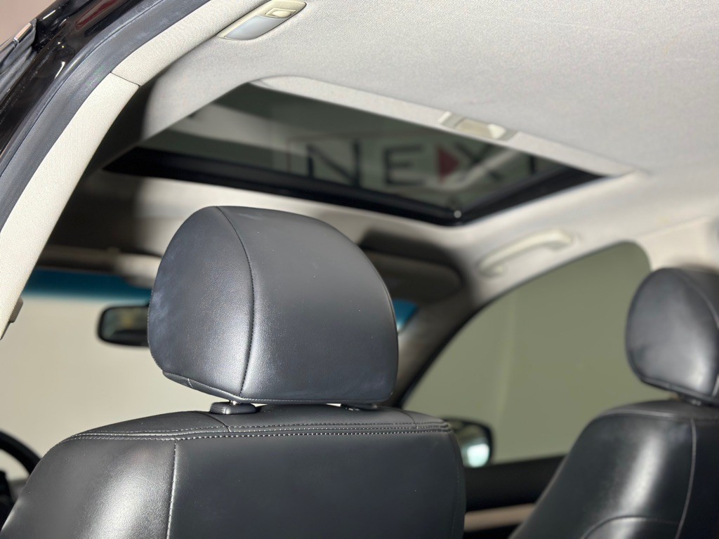 2015 INFINITI Q40 Image 19