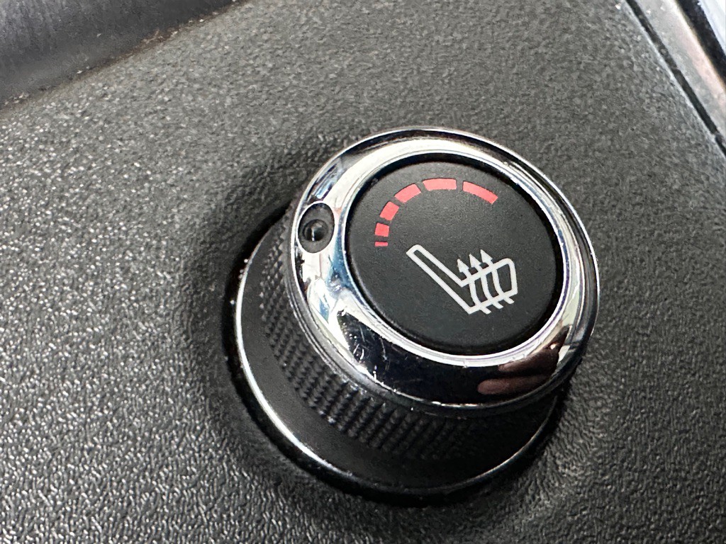 2015 INFINITI Q40 Image 24