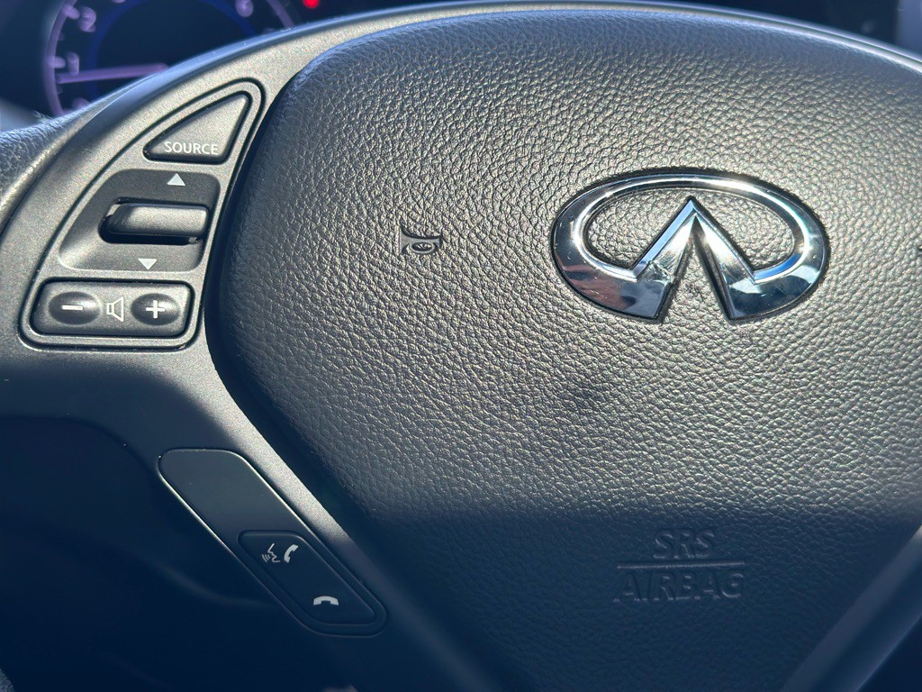 2015 INFINITI Q40 Image 28